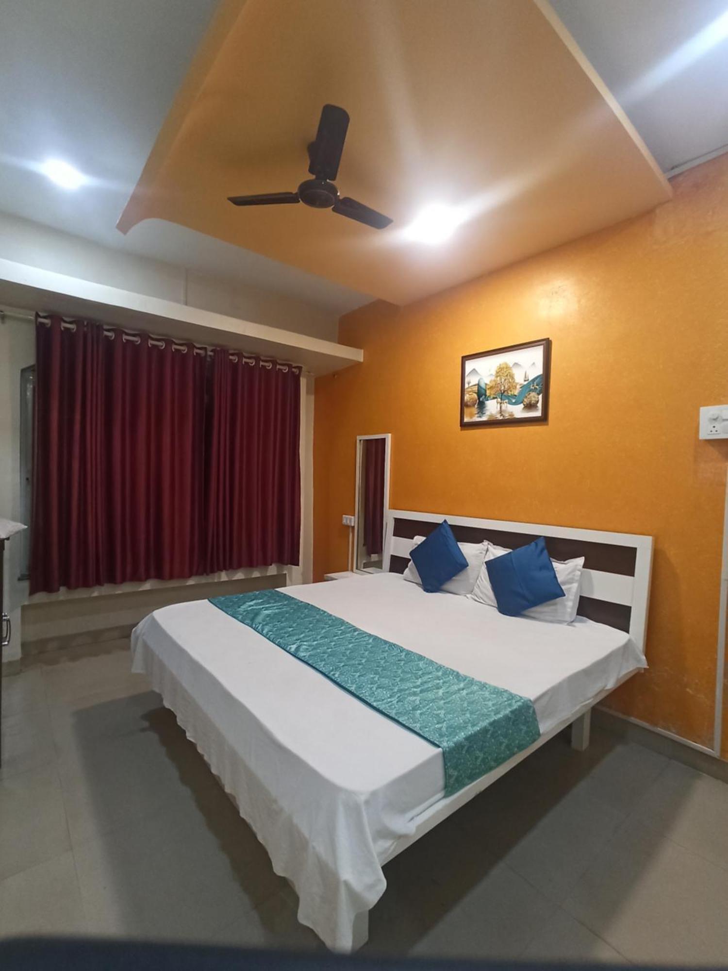 Malwade Motel Pune Extérieur photo