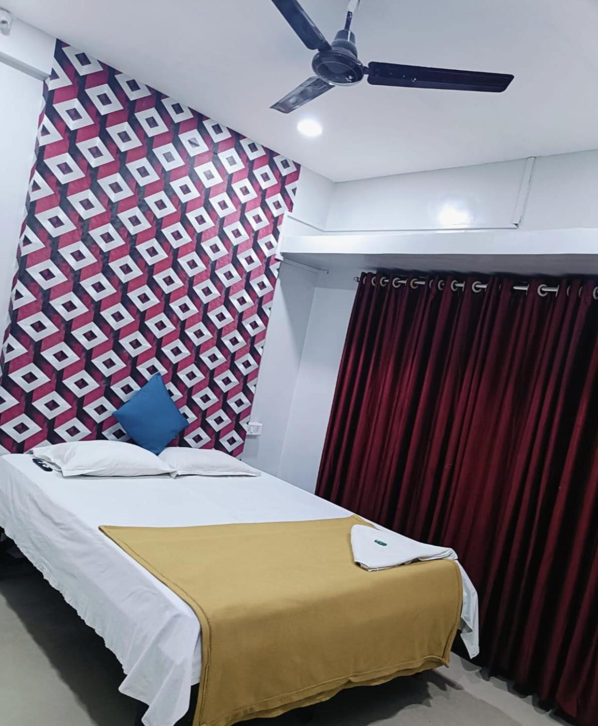 Malwade Motel Pune Extérieur photo